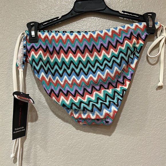 Large Bikini bottom new with tags - Picture 4 of 4